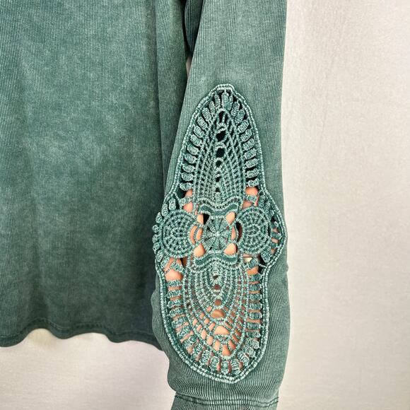 Torrids Green Long Sleeve Lace Detail Top - Size 2 XXL Plus Size Casual‎ Basic - Picture 7 of 10